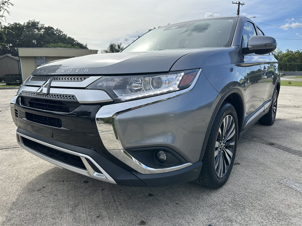 2020 Mitsubishi Outlander SE