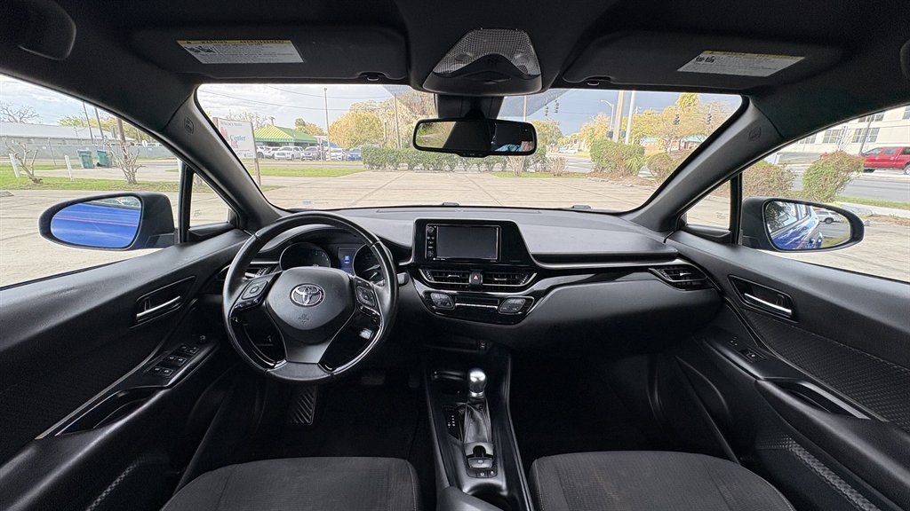 2018 Toyota C-HR XLE - Photo 11