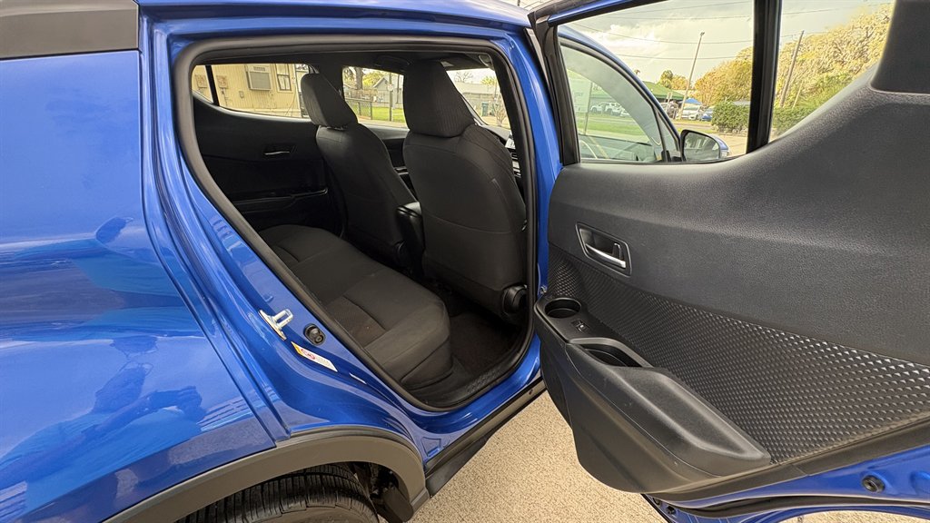 2018 Toyota C-HR XLE - Photo 12