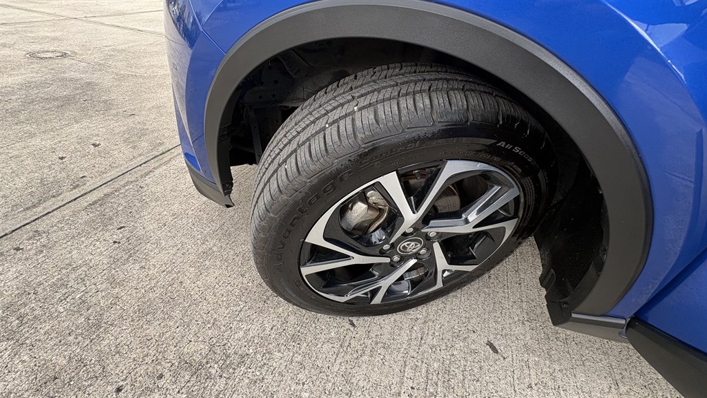 2018 Toyota C-HR XLE - Photo 14